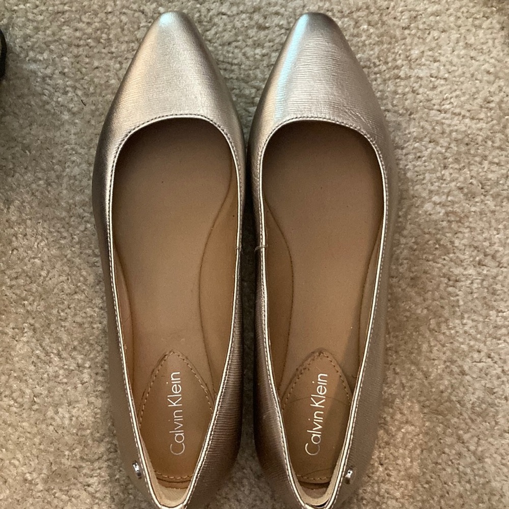 Calvin Klein gold/silver heels Sz: 6.5